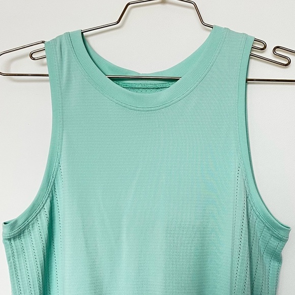Lululemon Train To Be Tank Top Size 6 Wild Mint Green Relaxed Fit Waist Length - Picture 10 of 11